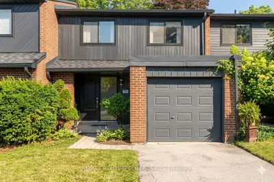 Condo Townhouse in Mississauga