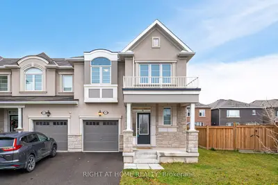 Att/Row/Townhouse in Milton