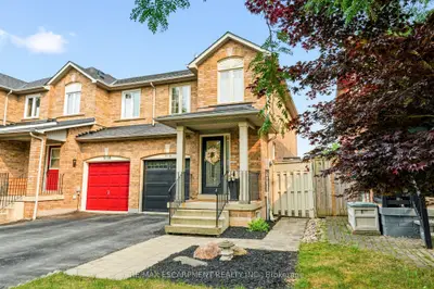 Att/Row/Townhouse in Burlington