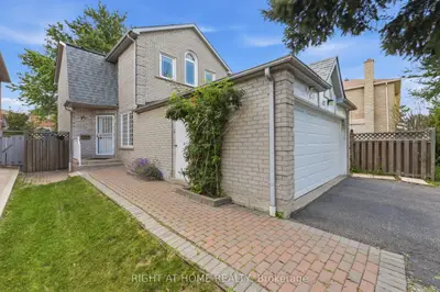 12 Newman Court, Brampton, On L6s 5t1