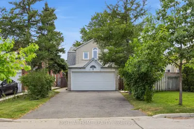 12 Newman Court, Brampton, On L6s 5t1
