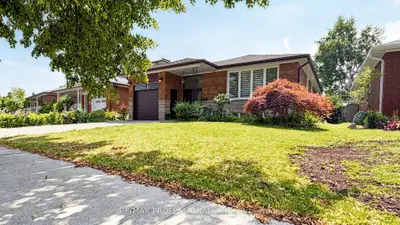 32 Sellmar Road, Toronto, On M9p 3e6