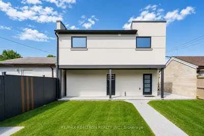 230 Boon Avenue Laneway, Toronto, On M6e 3z8