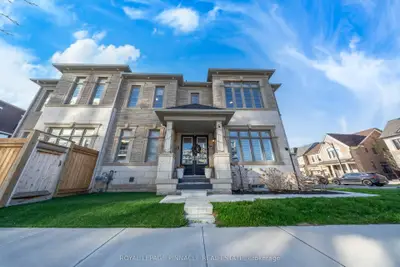 Detached in Oakville