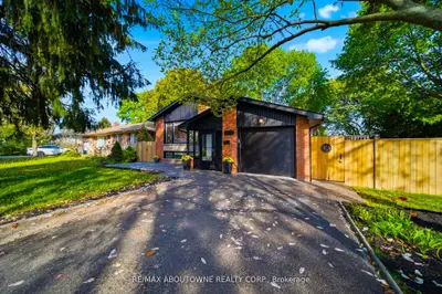 2066 Rebecca Street, Oakville, On L6l 2a2