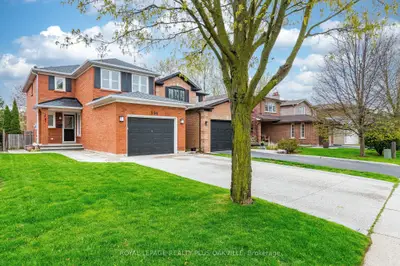 Detached in Oakville
