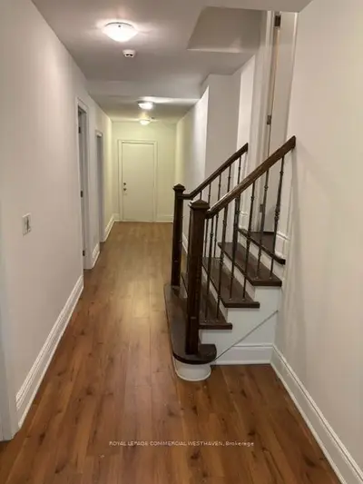 154 Regent Road, Toronto, On M3k 1h7