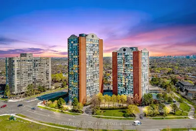 Condo Apartment in Mississauga