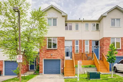 Condo Townhouse in Halton Hills