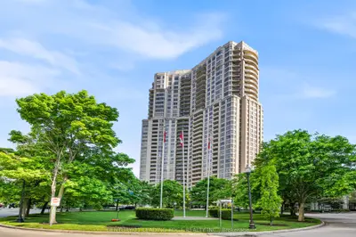 35 Kingsbridge Garden Circle 1812, Mississauga, On L5r 3z5