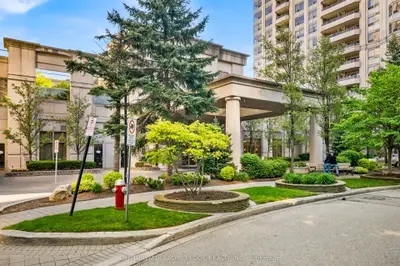 35 Kingsbridge Garden Circle 1812, Mississauga, On L5r 3z5