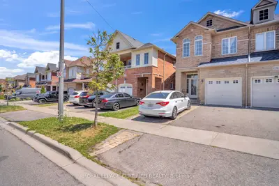 Semi-Detached in Mississauga