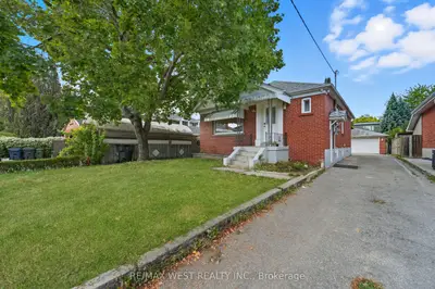Detached in Toronto