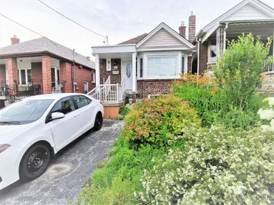 379 Whitmore Avenue Main, Toronto, On M6e 2n5