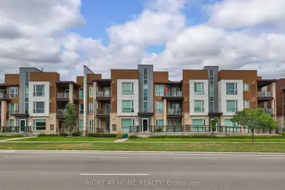 Condo Apartment in Oakville