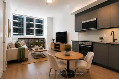 Condo Apartment in Milton