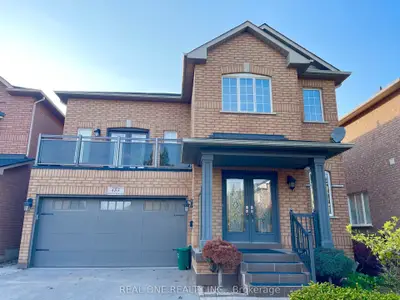 Detached in Oakville