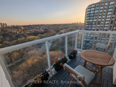 10 Wilby Crescent 1106, Toronto, On M9n 0b6