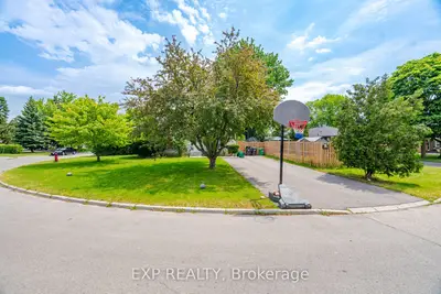 33 Earlsdale Crescent, Brampton, On L6t 3a7