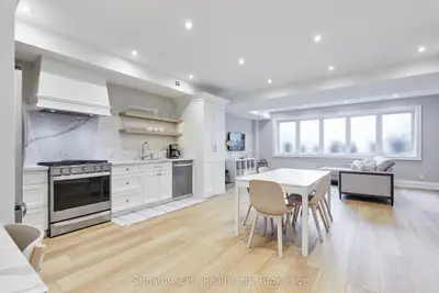 30 Amesbury Drive Unit 2, Toronto, On M6m 4h4
