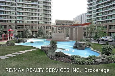 Condo Apartment in Mississauga