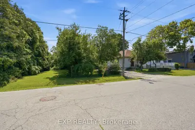 188 Troy Street, Mississauga, On L5g 1s7