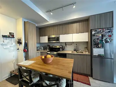56 Annie Craig Drive 1806, Toronto, On M8v 0c8