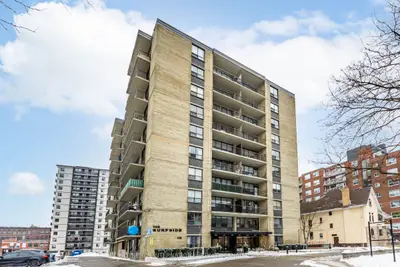 Condo Apartment in Toronto