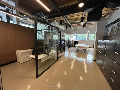 90 Wingold Avenue 1, Toronto, On M6b 1p5