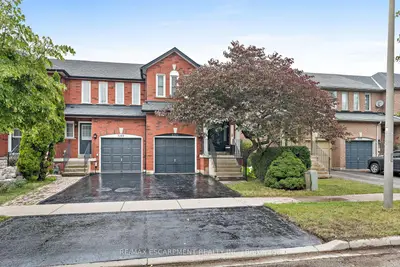 Att/Row/Townhouse in Burlington