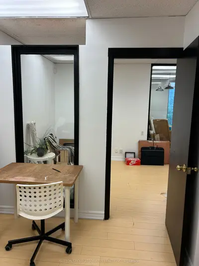 1287 St Clair Avenue W 8, Toronto, On M6e 1b8