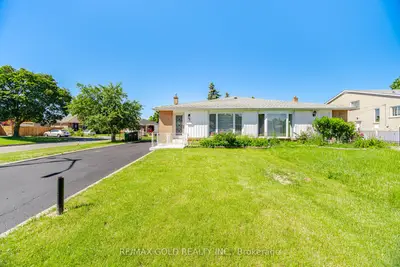 Semi-Detached in Brampton