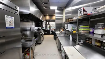10635 Bramlea Road J7, Brampton, On L6r 3p4