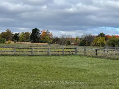 14264 Eighth Line (barn), Halton Hills, On L7g 4s4