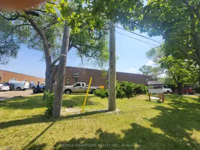 227 Advance Boulevard 11, Brampton, On L6t 4j2