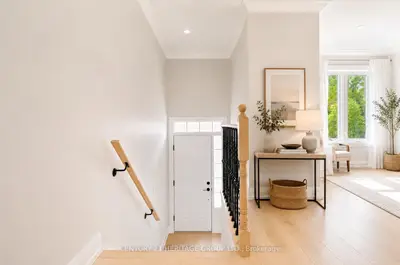 9-2 Skeens Lane, Toronto, On M8w 4z5