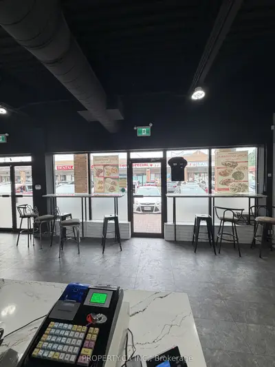 3615 Dixie Road 9, Mississauga, On L4y 4h4