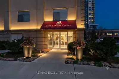 Condo Apartment in Toronto