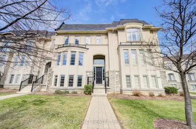 Condo Townhouse in Mississauga