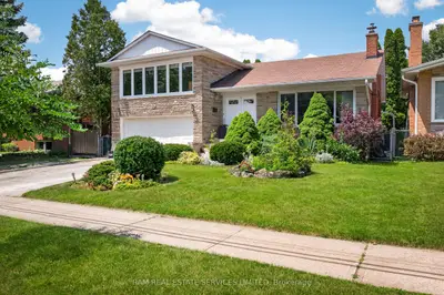 46 Summitcrest Drive, Toronto, On M9p 1h3