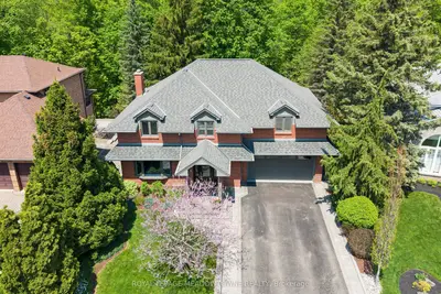 33 Heslop Court, Halton Hills, On L7g 4z8