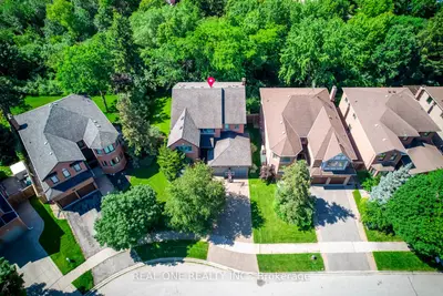395 March Crescent, Oakville, On L6h 5x7