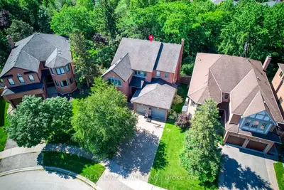 Detached in Oakville