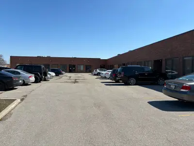 695 Petrolia Road, Toronto, On M3j 2n6