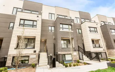 Condo Townhouse in Burlington