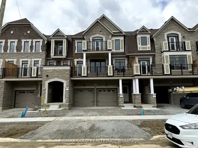 Att/Row/Townhouse in Brampton