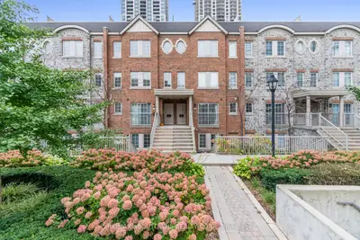 Condo Townhouse in Toronto