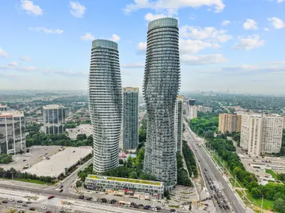 Condo Apartment in Mississauga