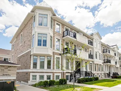 Condo Townhouse in Mississauga