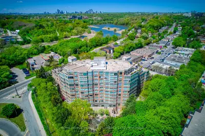 1 Ripley Avenue 403, Toronto, On M6s 4z6